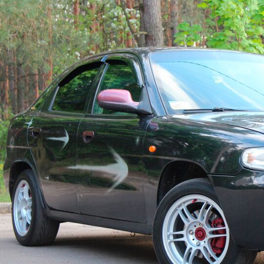 VL-Tuning Дефлекторы окон на Daewoo Nubira '97-03 седан/хэтчбек (накладные)