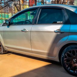 VL-Tuning Дефлекторы окон на Ford Focus II '04-11 хэтчбек 5d (накладные)