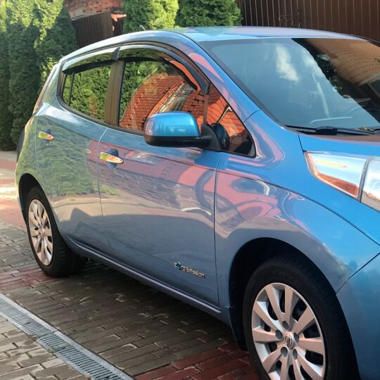 VL-Tuning Дефлекторы окон на Nissan Leaf I '10-17 хэтчбек (накладные)