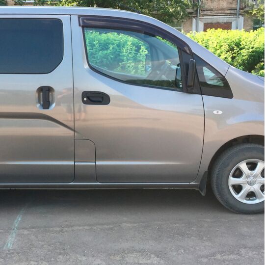VL-Tuning Дефлекторы окон на Nissan NV200 '09- 3d (накладные)