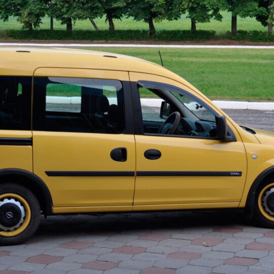 VL-Tuning Дефлекторы окон на Opel Combo C '01-11 2d (накладные) VL-Tuning Дефлекторы окон на Opel Combo C '01-11 2d (накладные)
