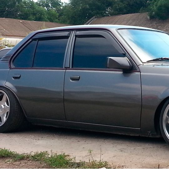 VL-Tuning Дефлекторы окон на Opel Ascona C '81-88 седан (накладные) VL-Tuning Дефлекторы окон на Opel Ascona C '81-88 седан (накладные)
