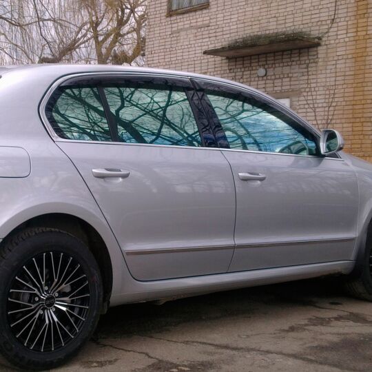 VL-Tuning Дефлекторы окон на Skoda Superb II '08- седан (накладные) VL-Tuning Дефлекторы окон на Skoda Superb II '08- седан (накладные)