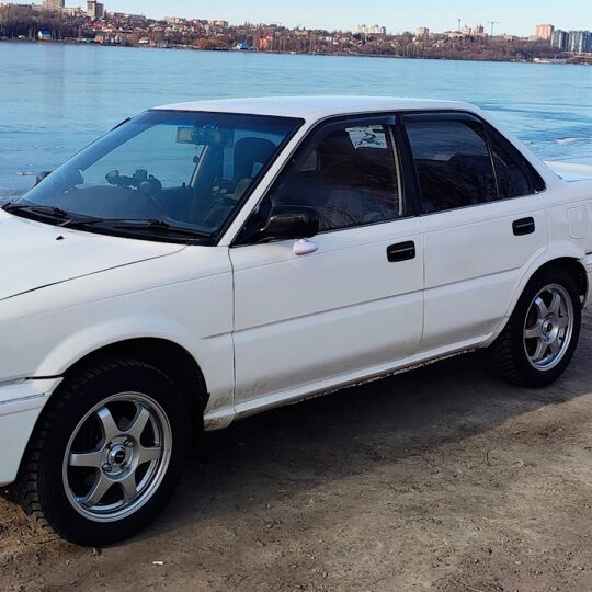 VL-Tuning Дефлекторы окон на Toyota Corolla (E90) '87-92 седан (накладные)