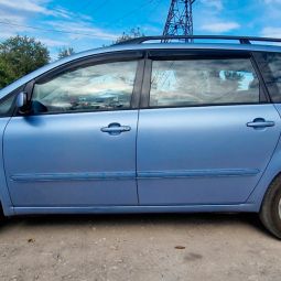 VL-Tuning Дефлекторы окон на Toyota Ipsum/Avensis Verso II '01-03 (накладные)