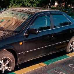 VL-Tuning Дефлекторы окон на Toyota Camry (XV20) '96-01 седан (накладные)