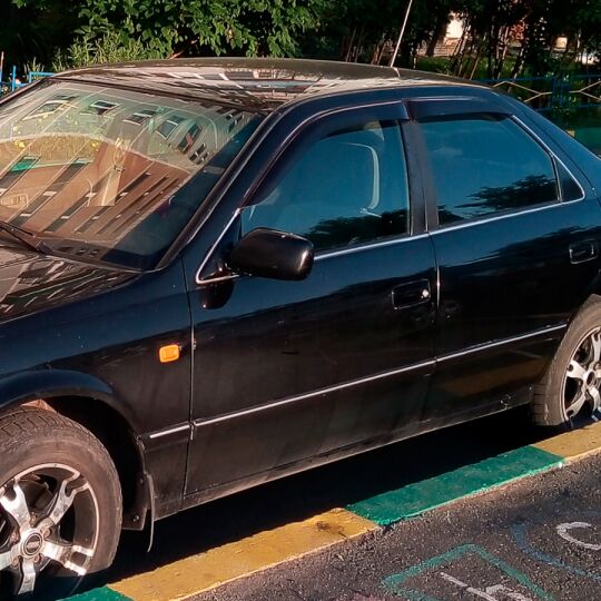 VL-Tuning Дефлекторы окон на Toyota Camry (XV20) '96-01 седан (накладные)