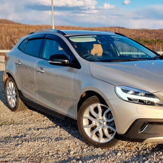 VL-Tuning Дефлекторы окон на Volvo V40 Cross Country '96-04 кроссовер (накладные) VL-Tuning Дефлекторы окон на Volvo V40 Cross Country '96-04 кроссовер (накладные)