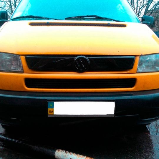 Flyplast Зимняя накладка на решетку радиатора Volkswagen T4 '90-95 верхняя (глянцевая) Flyplast Зимняя накладка на решетку радиатора Volkswagen T4 '90-95 верхняя (глянцевая)