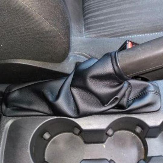 Orticar Чехол ручника Opel Astra J '09- (Черный кожзам)