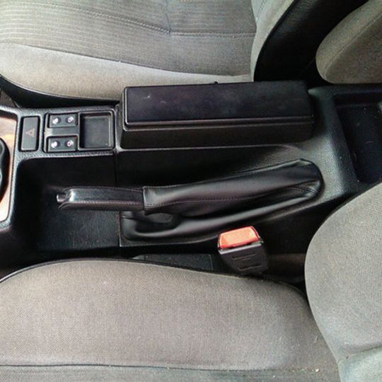Orticar Чехол ручника BMW 3 (E46) '98-06 (Черный кожзам) Orticar Чехол ручника BMW 3 (E46) '98-06 (Черный кожзам)