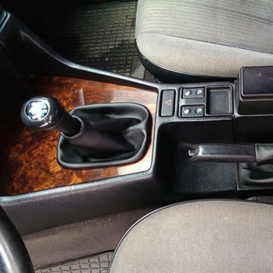 Orticar Чехол ручки КПП BMW 3 (E46) '98-06 (Черный кожзам)