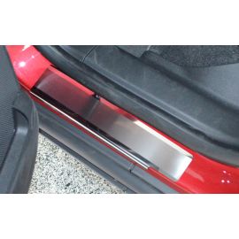 NataNiko Накладки на пороги для Chevrolet Tracker '13- (Premium+carbon к-кт 4 шт.)