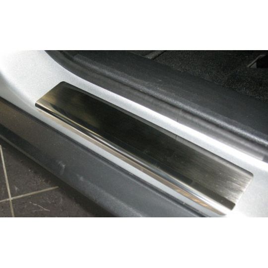 NataNiko Накладки на пороги для Dodge Nitro '06-11 (Premium+carbon к-кт 4 шт.)