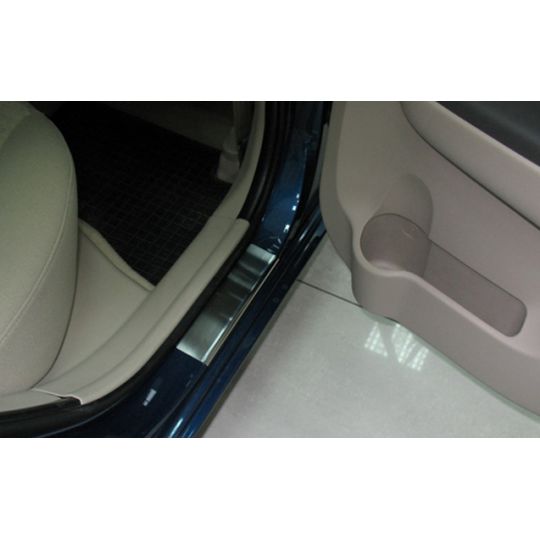 NataNiko Накладки на пороги для Hyundai Accent (MC) '06-10 5d (Premium к-кт 4 шт.) NataNiko Накладки на пороги для Hyundai Accent (MC) '06-10 5d (Premium к-кт 4 шт.)