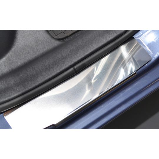 NataNiko Накладки на пороги для Hyundai i30 (GD) '11-16 5d (Premium к-кт 4 шт.) NataNiko Накладки на пороги для Hyundai i30 (GD) '11-16 5d (Premium к-кт 4 шт.)