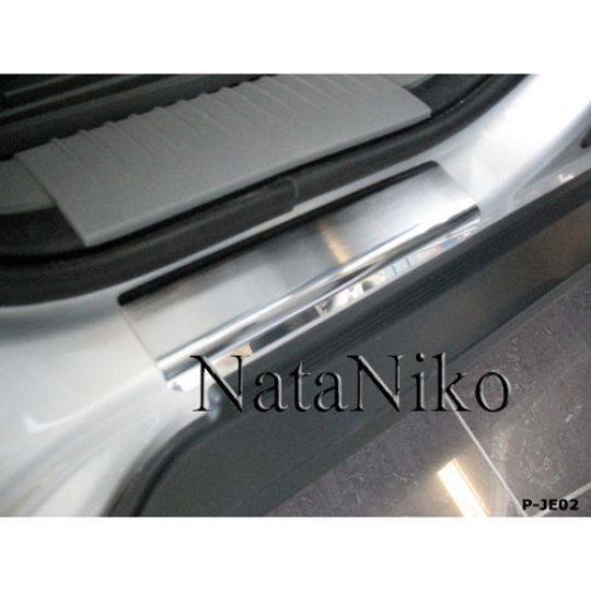 NataNiko Накладки на пороги для Jeep Grand Cherokee (WK) III '05-10 (Premium+carbon к-кт 4 шт.) NataNiko Накладки на пороги для Jeep Grand Cherokee (WK) III '05-10 (Premium+carbon к-кт 4 шт.)