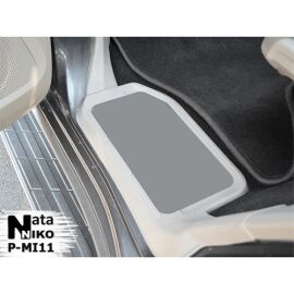 NataNiko Накладки на пороги для Mitsubishi Pajero Wagon '99- (Premium+carbon к-кт 4 шт.)