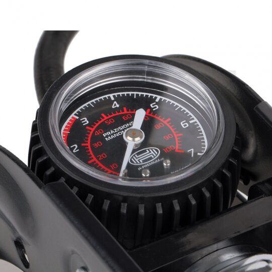 Heyner Автомобільний ножний насос PEDALPOWER PRO Black Edition 215010 | Одноциліндровий насос із манометром, 60 см шланг, 3 адаптери Heyner Автомобільний ножний насос PEDALPOWER PRO Black Edition 215010 | Одноциліндровий насос із манометром, 60 см шланг, 3 адаптери