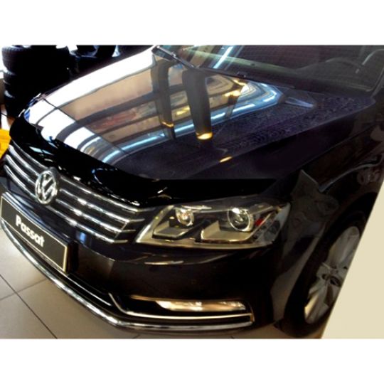 SIM Volkswagen Passat B7 '10- Дефлектор капота "мухобойка" (темный)