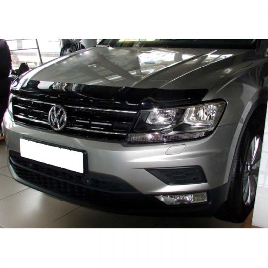 SIM Volkswagen Tiguan II '15- Дефлектор капота "мухобойка" (темный) SIM Volkswagen Tiguan II '15- Дефлектор капота "мухобойка" (темный)