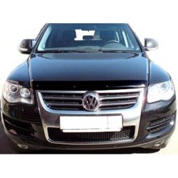 SIM Volkswagen Touareg I '02-10 Дефлектор капота "мухобойка" (темный)