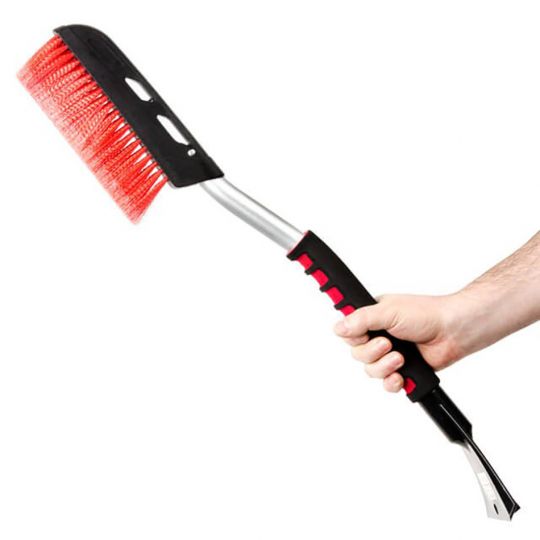 INTERTOOL Щетка со скребком AT-0117 для удаления снега и льда 66 см